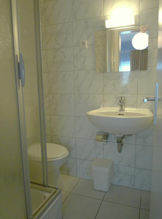 Gasthaus Hotel Bremen Bagian luar foto